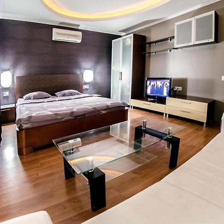 Hotrent Pechersk Lesy 20/22 Киев Экстерьер фото