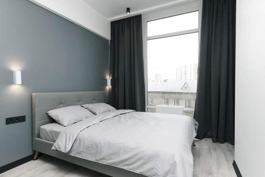 Hotrent Pechersk Lesy 20/22 Киев Экстерьер фото