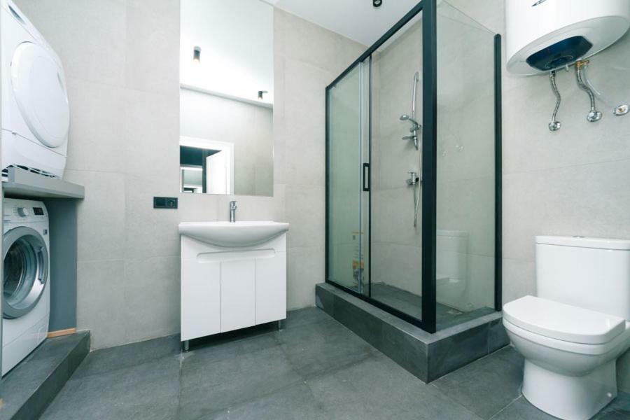 Hotrent Pechersk Lesy 20/22 Киев Экстерьер фото