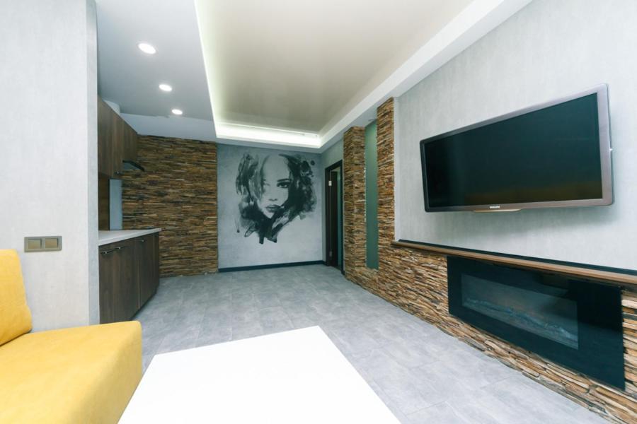 Hotrent Pechersk Lesy 20/22 Киев Экстерьер фото