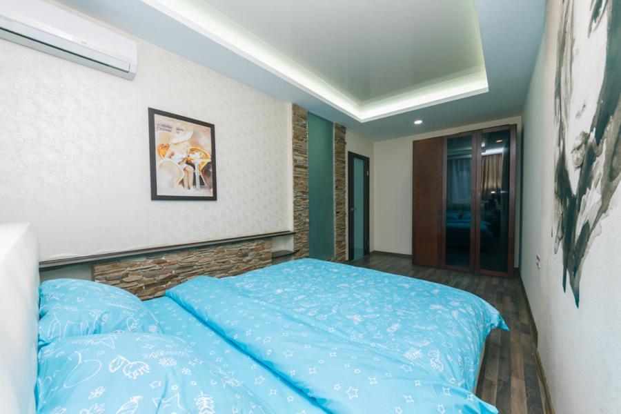 Hotrent Pechersk Lesy 20/22 Киев Экстерьер фото
