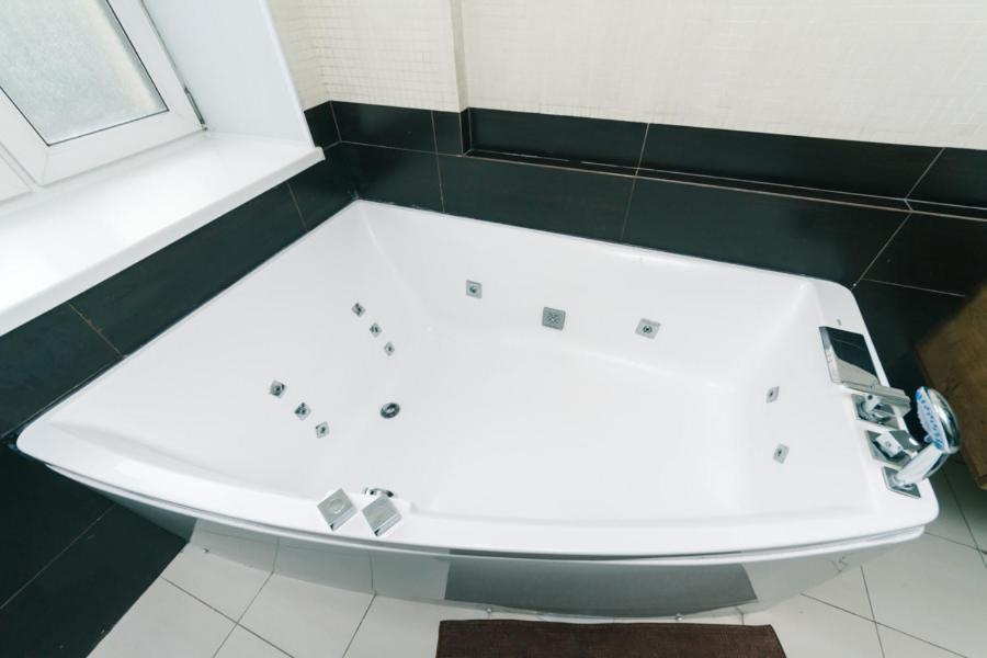 Hotrent Pechersk Lesy 20/22 Киев Экстерьер фото