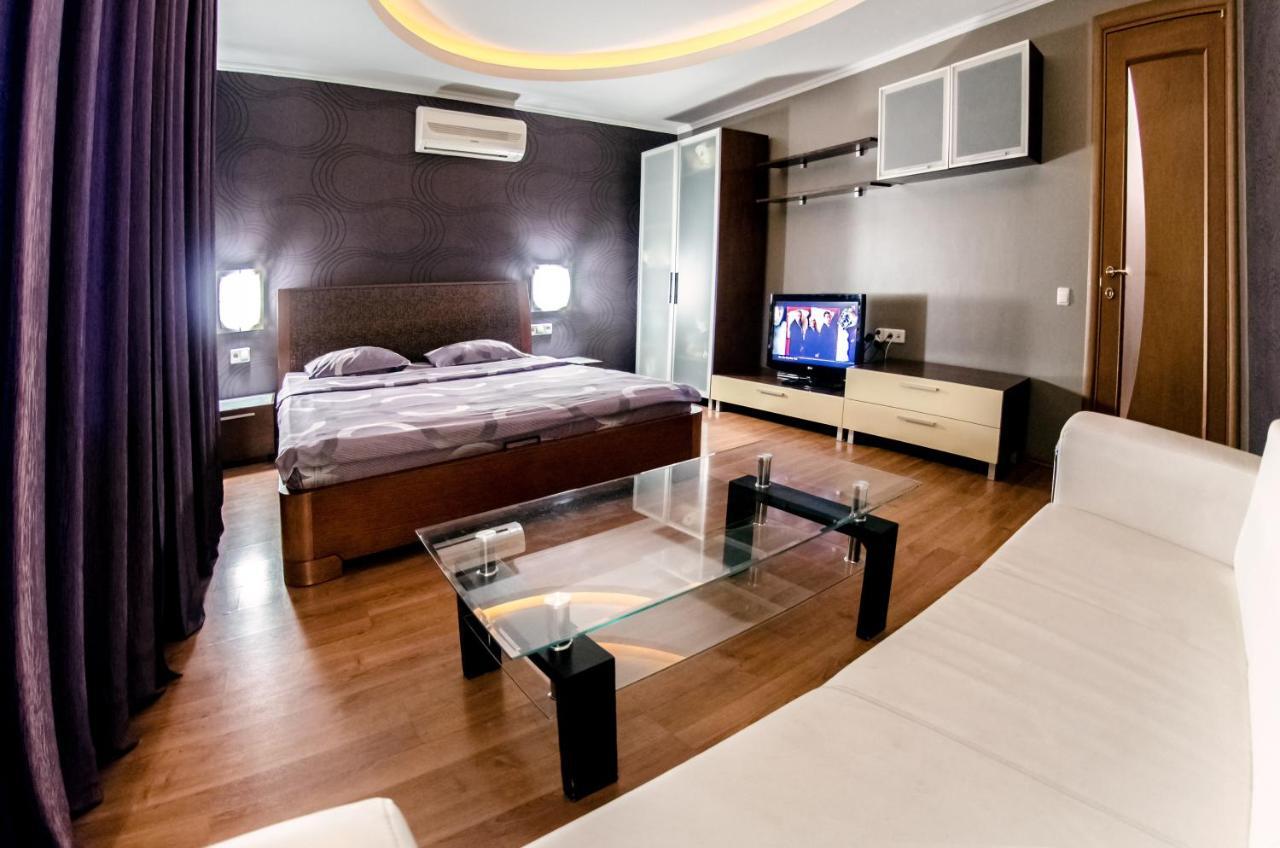 Hotrent Pechersk Lesy 20/22 Киев Экстерьер фото